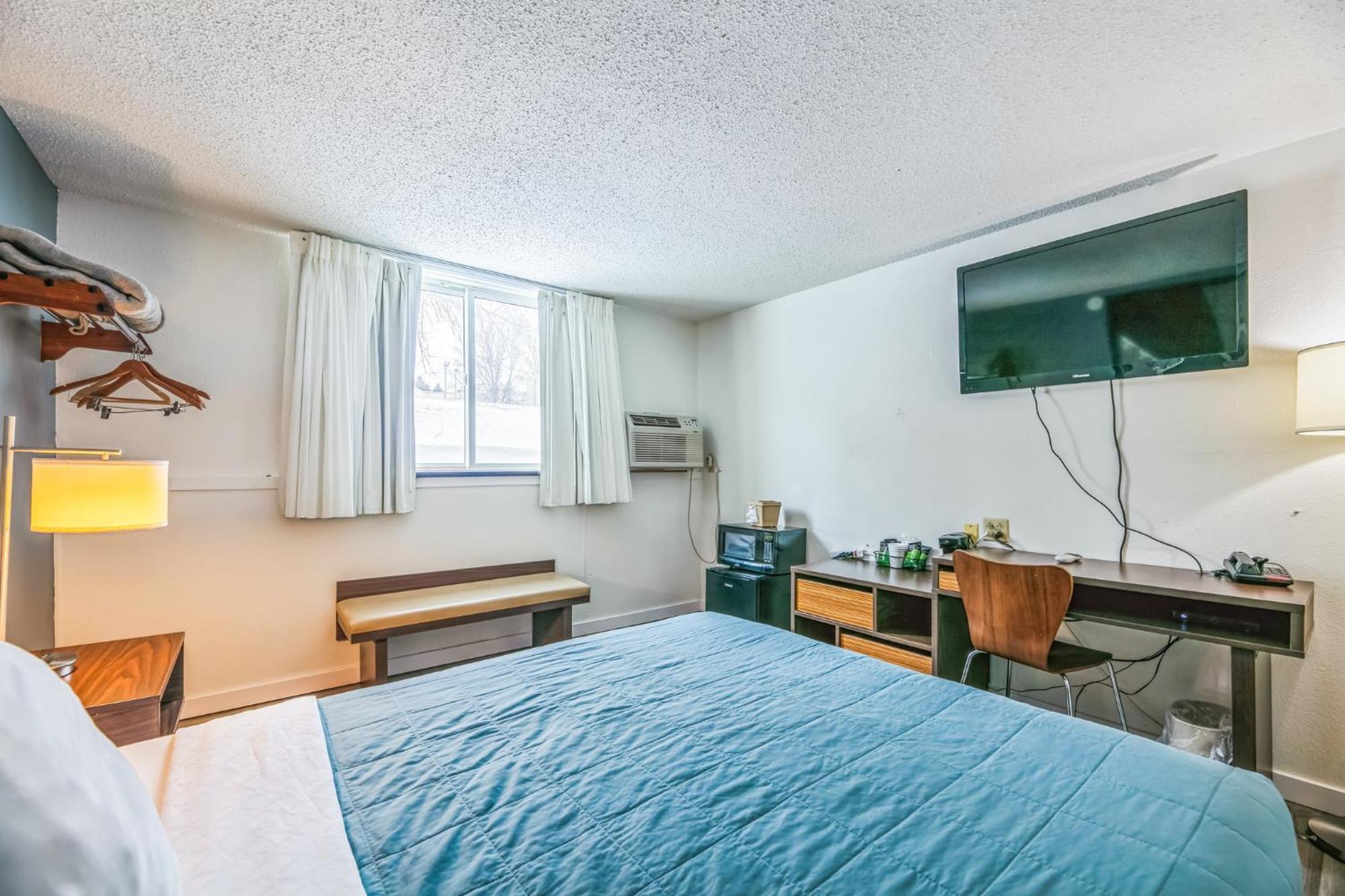 Hotel 8 Fergus Falls Екстериор снимка