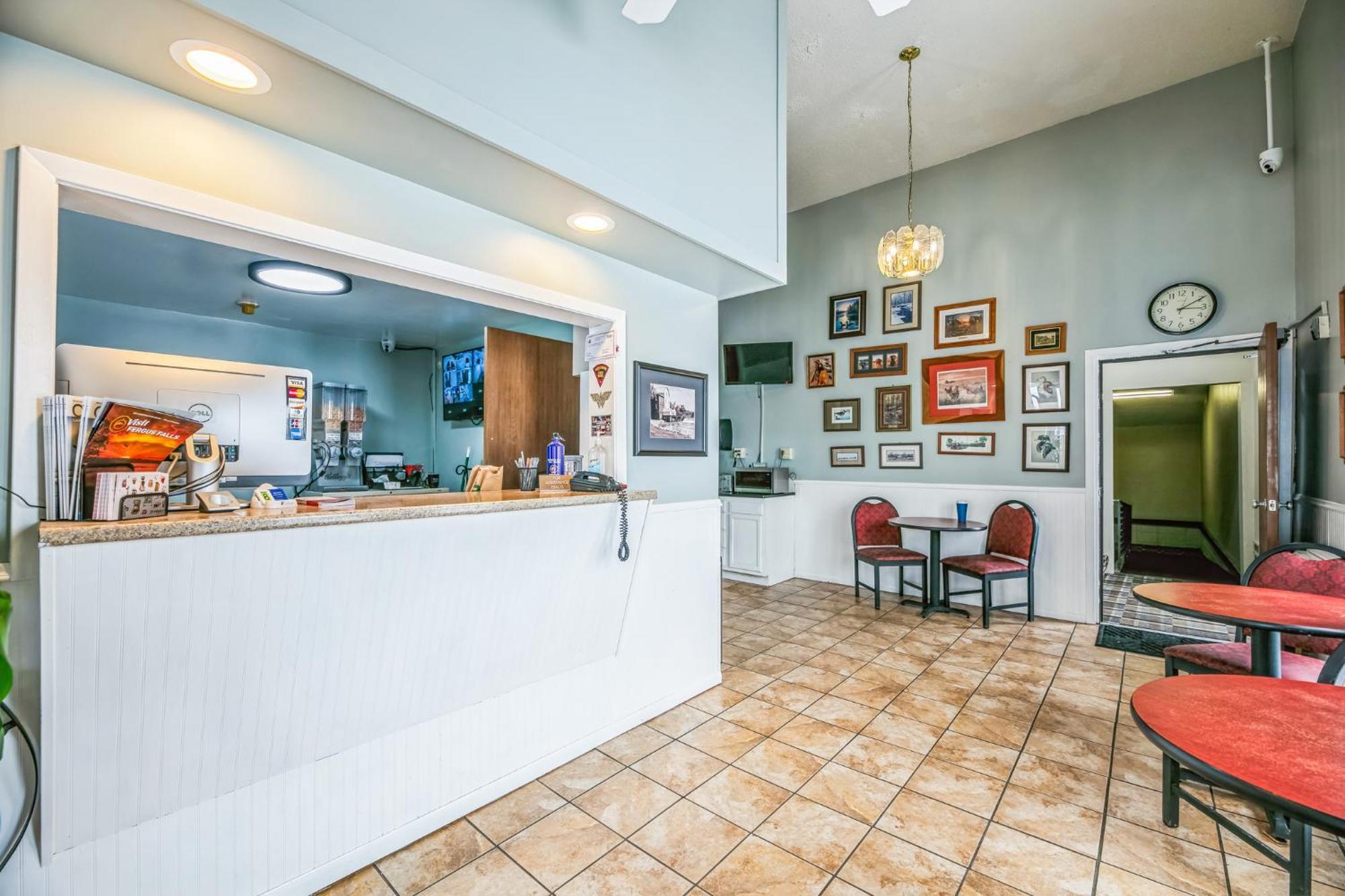 Hotel 8 Fergus Falls Екстериор снимка