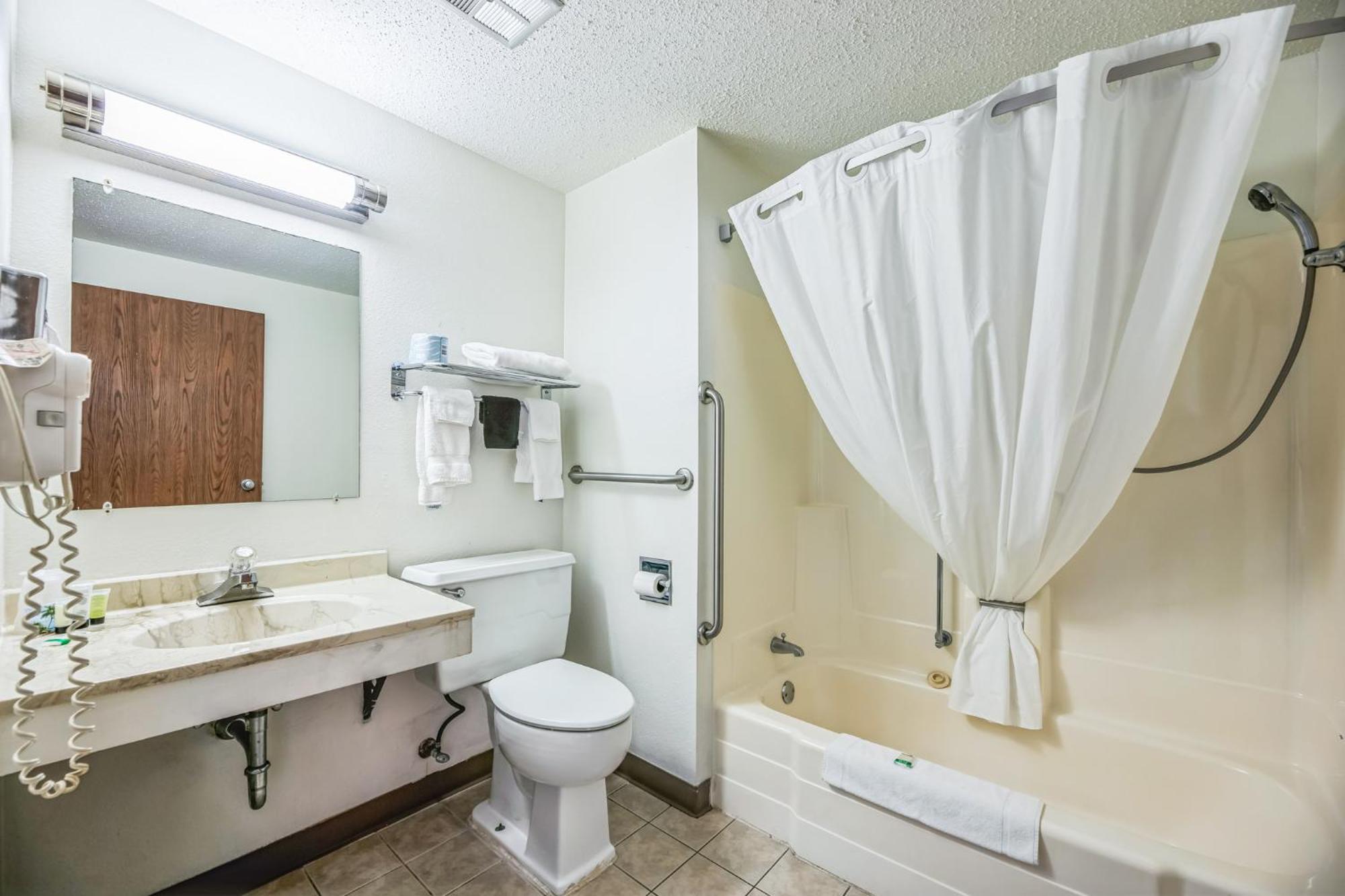 Hotel 8 Fergus Falls Екстериор снимка