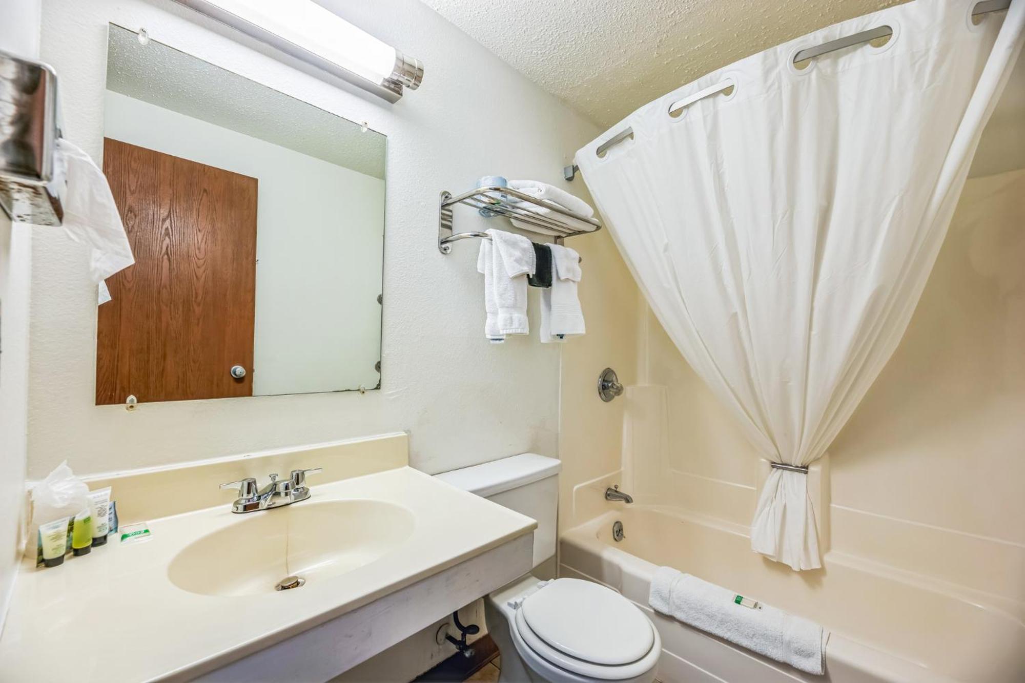 Hotel 8 Fergus Falls Екстериор снимка