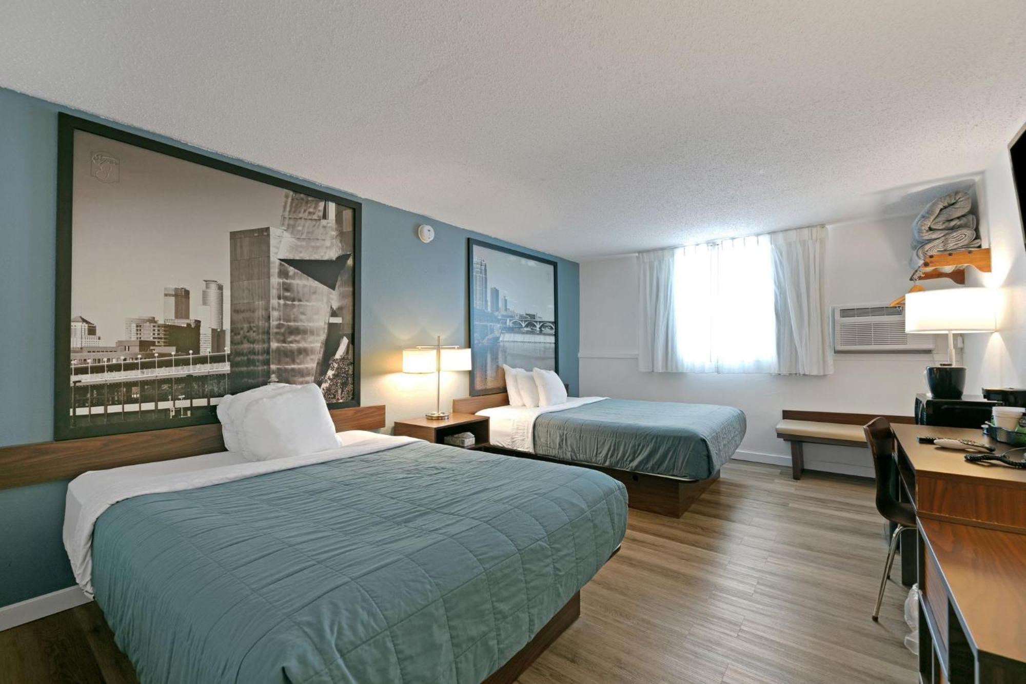 Hotel 8 Fergus Falls Екстериор снимка