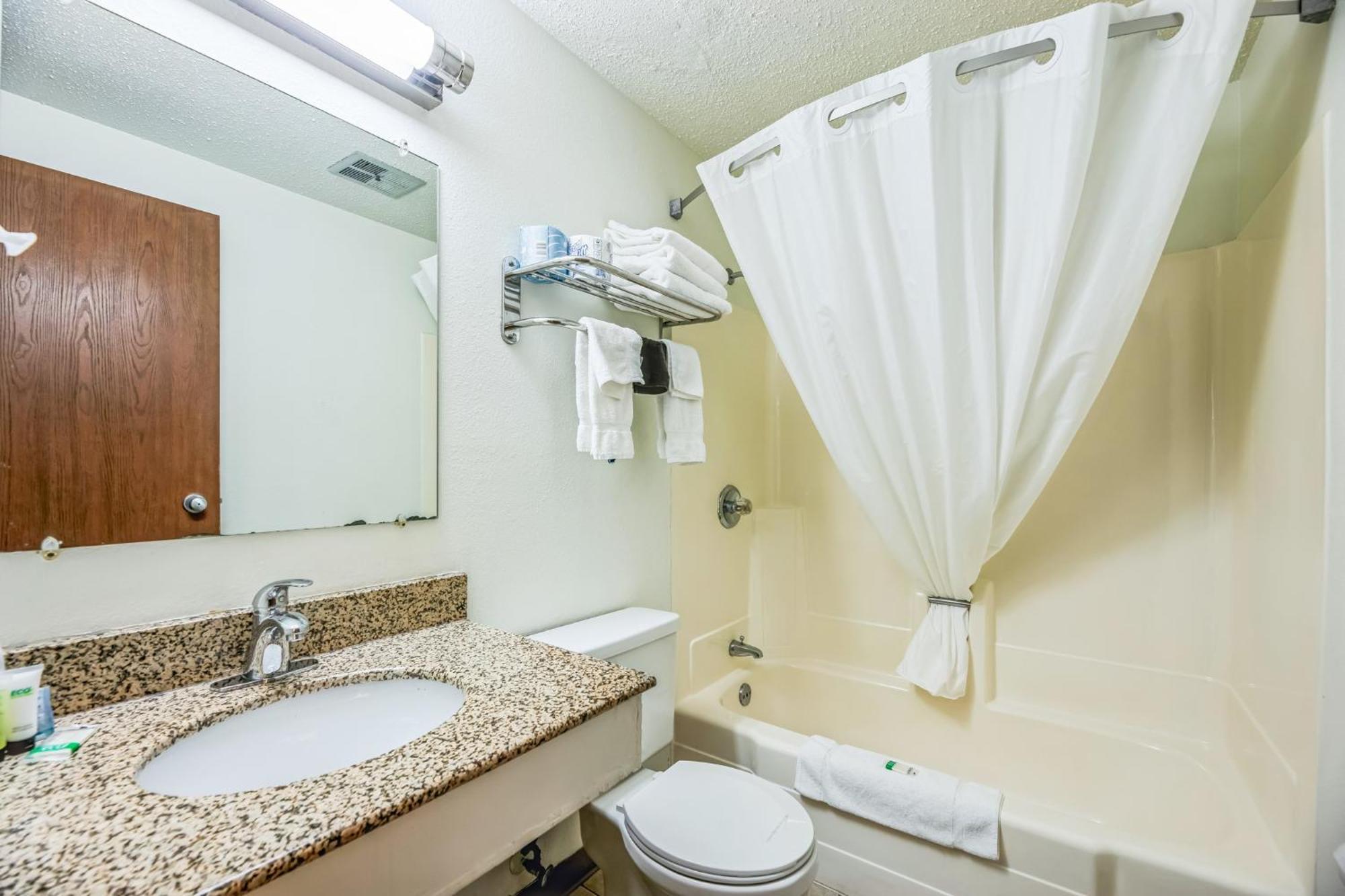 Hotel 8 Fergus Falls Екстериор снимка