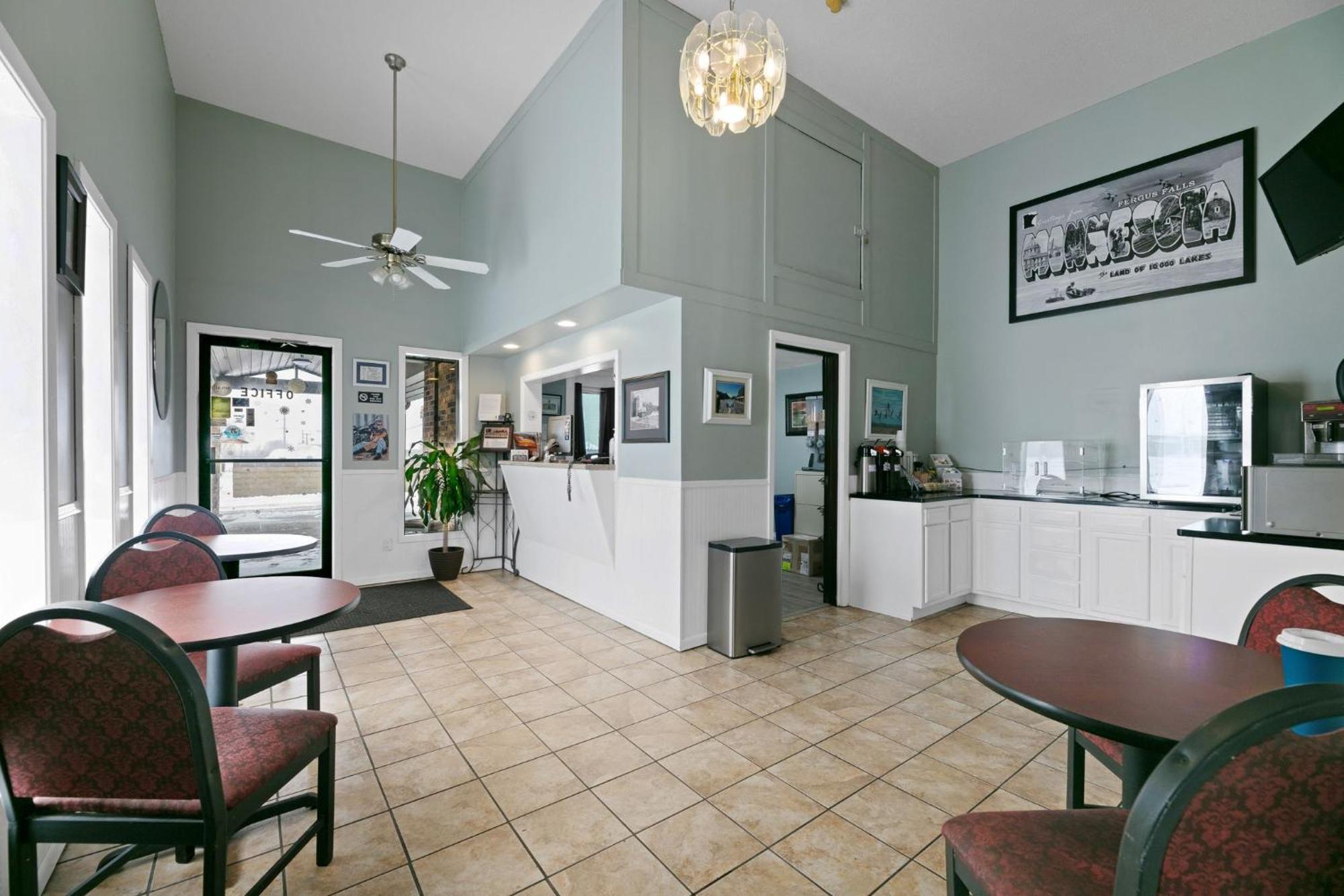 Hotel 8 Fergus Falls Екстериор снимка
