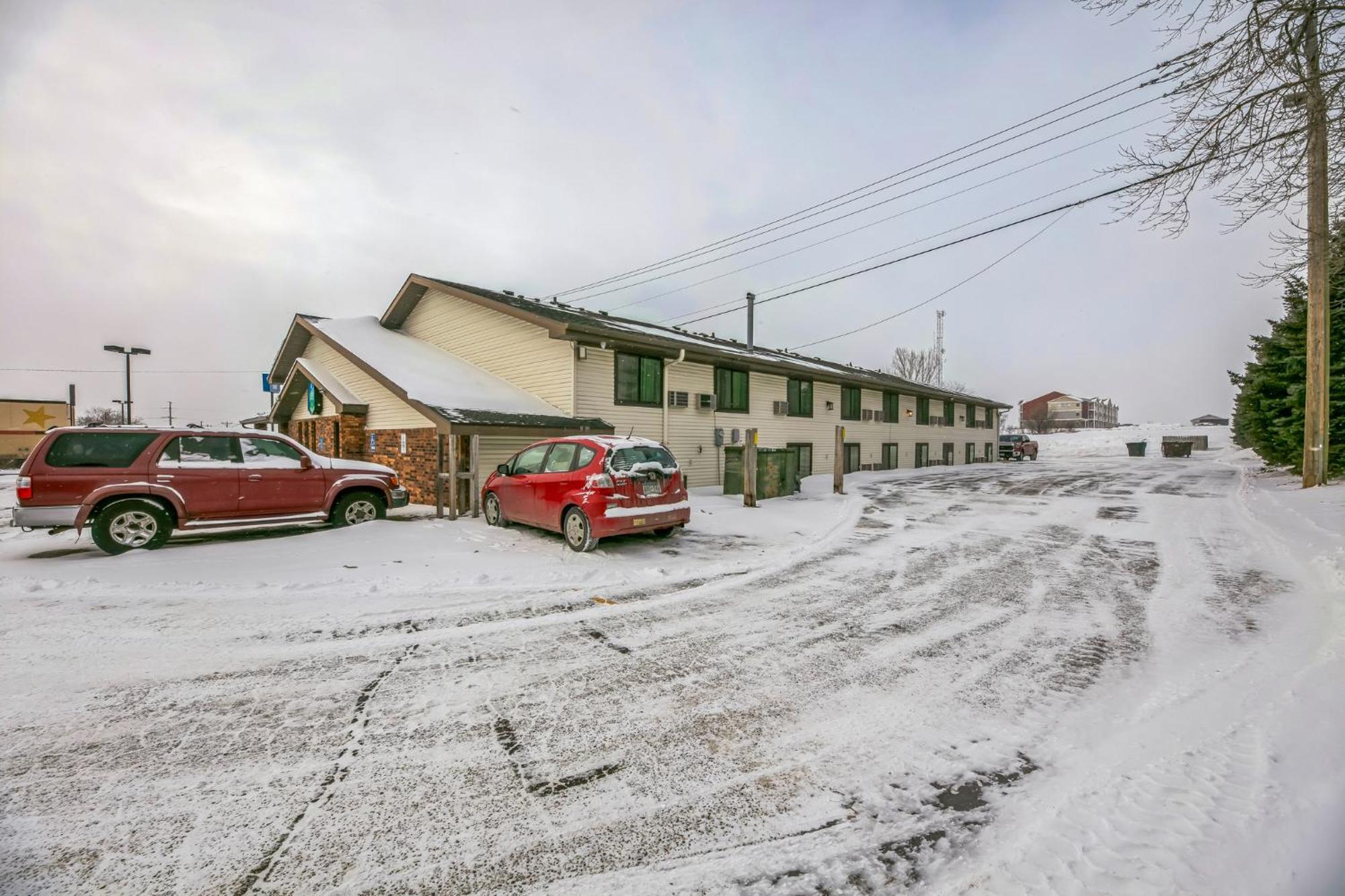 Hotel 8 Fergus Falls Екстериор снимка